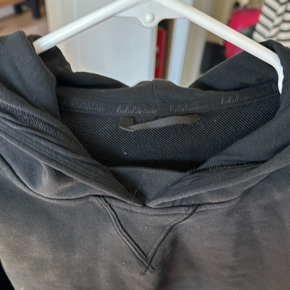 Lululemon cropped sweatshirt